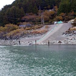 放流日の天竜川ルアーフライテンカラ専用区